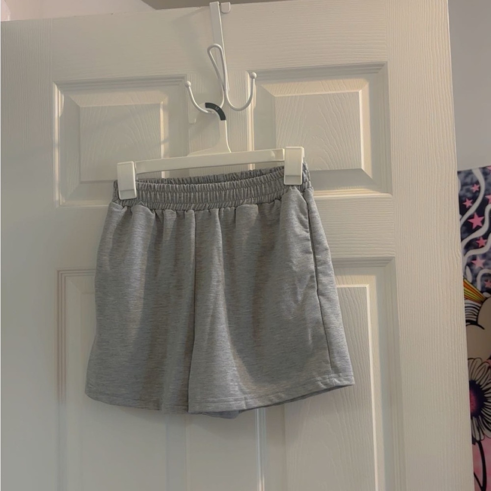 Source Unknown Gray Athletic Shorts with Elastic Waistband